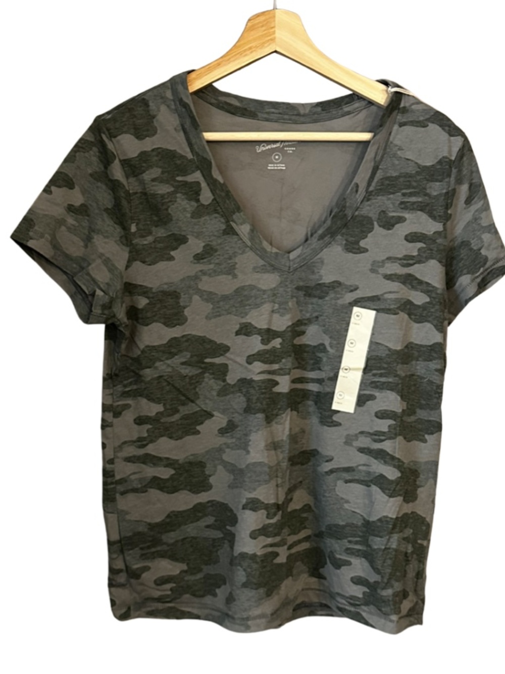 NWT Universal Thread Grey Camo V-Neck Tee Size M